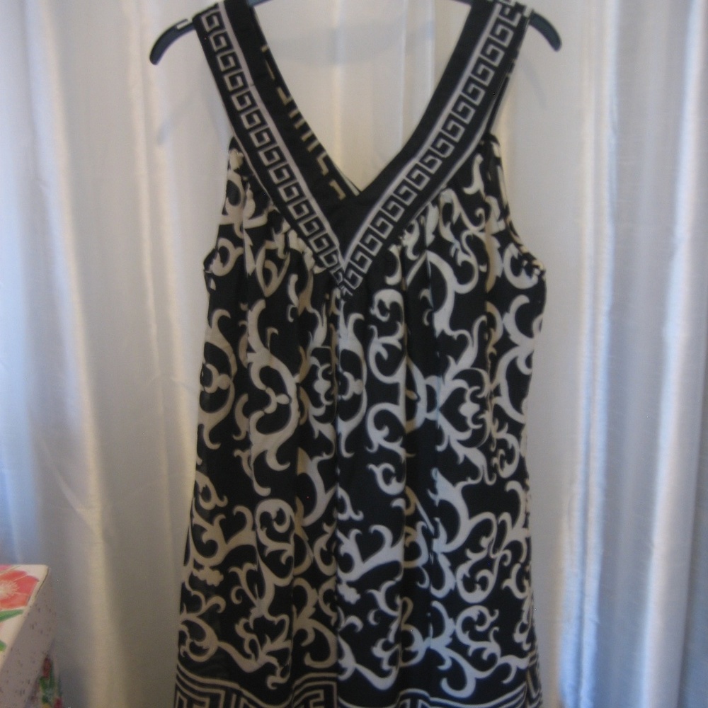 La Pogee Junior Size Black & Off White Sleeveless V Neck Dress Polyester Sz M NW